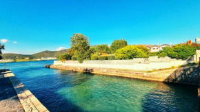 VILLA CECILIA sul LAGO fronte MARE Sperlonga